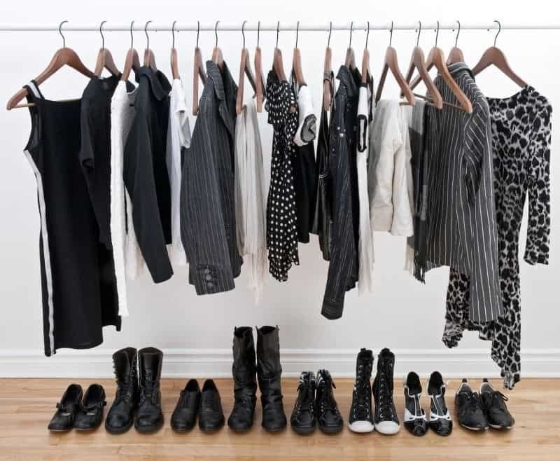 Displaying-your-capsule-wardrobe unclutter your life - picture of a capsule wardrobe