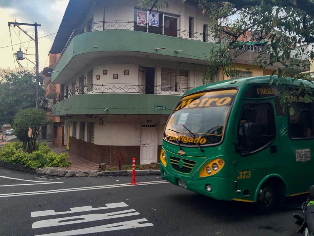 Medellin Waterfalls-Bus