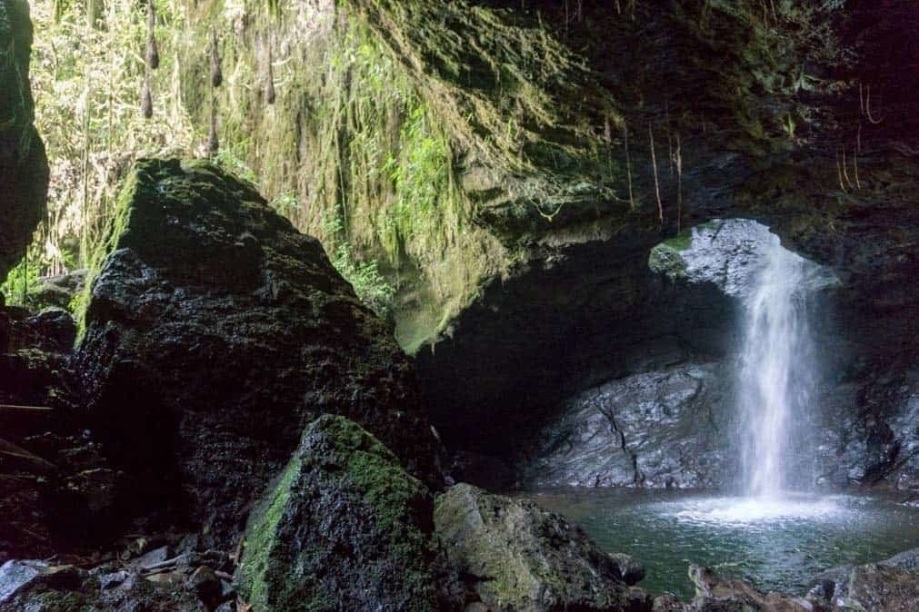 La Cueva del Esplendor cave hiking