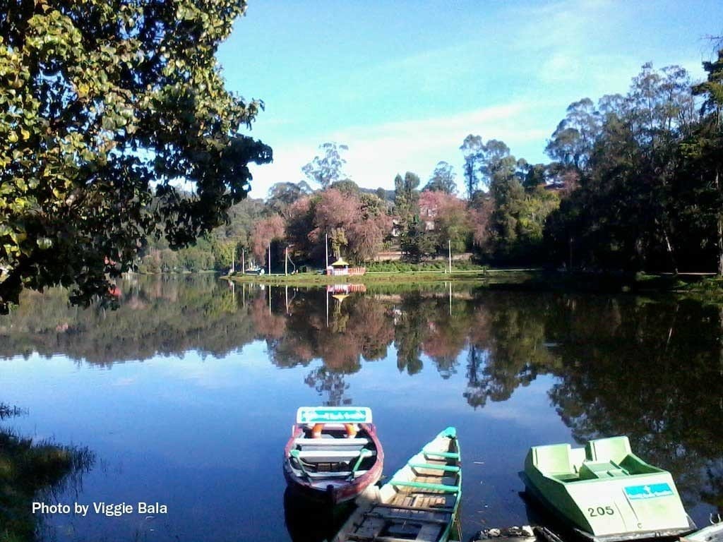 Viggie Bala copy One of the best holiday destinations in India - Picture of Kodaikanal Lake view.