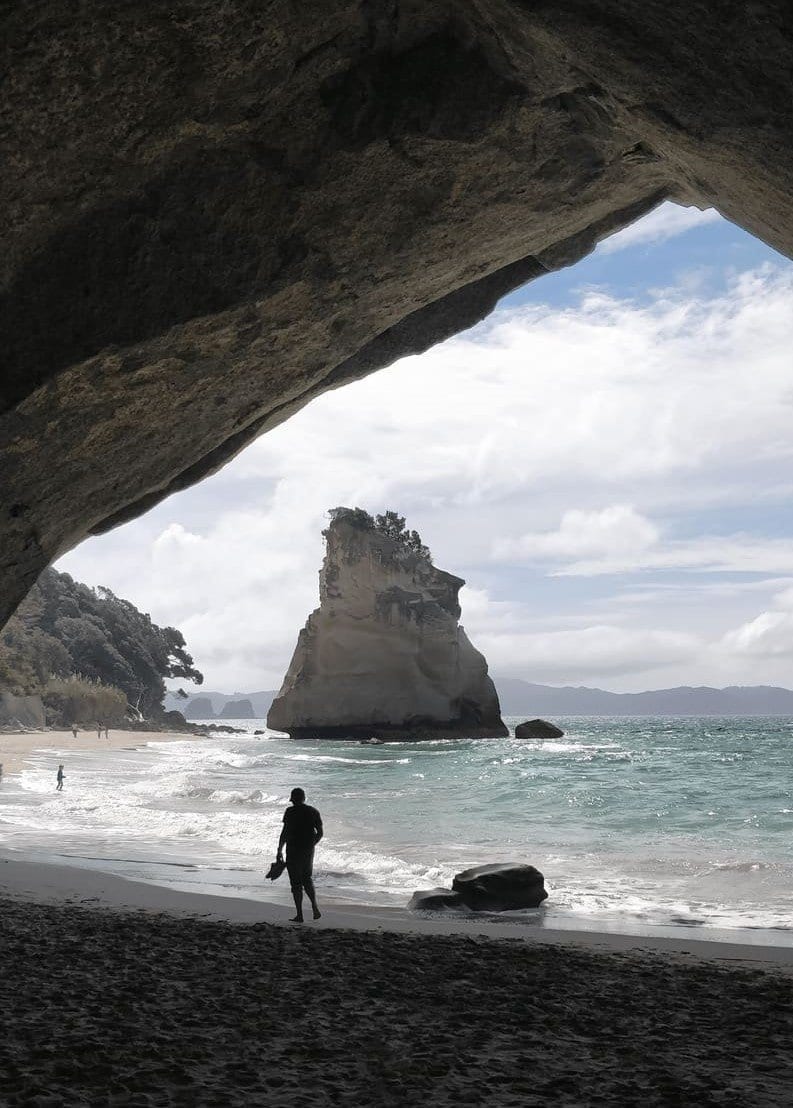 newzealandforpost Nomad living for 2 months in New zealand - this is cathedral cove on the north island