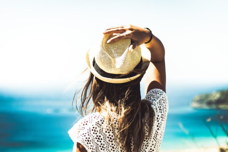 4 Ways to Protect From Long-Term Sun Damage While Traveling